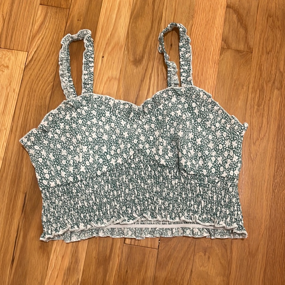 Green ruffle cropped tank